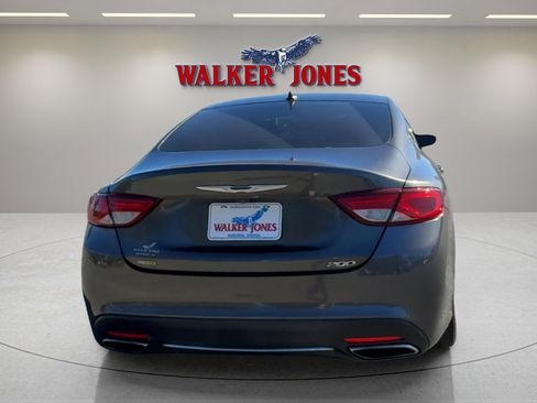 Used 2015 Chrysler 200 Limited w/ Convenience Group image 4