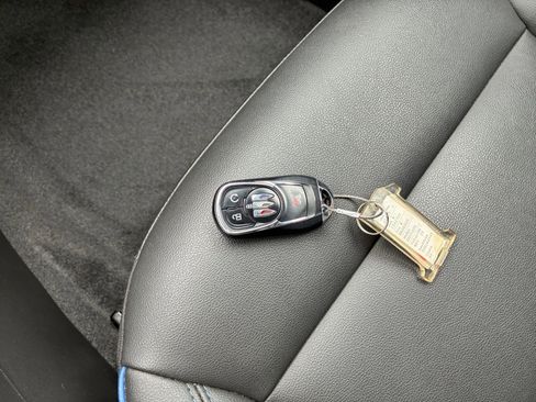 Used 2025 Buick Envista Sport Touring image 21