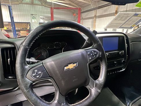 Used 2019 Chevrolet Silverado 2500 LT w/ LT Convenience Package image 14