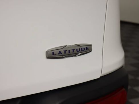 Used 2014 Jeep Cherokee Latitude w/ Cold Weather Group AWD/4WD image 24