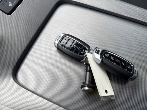 Used 2022 Hyundai Palisade SEL w/ Premium Package image 11