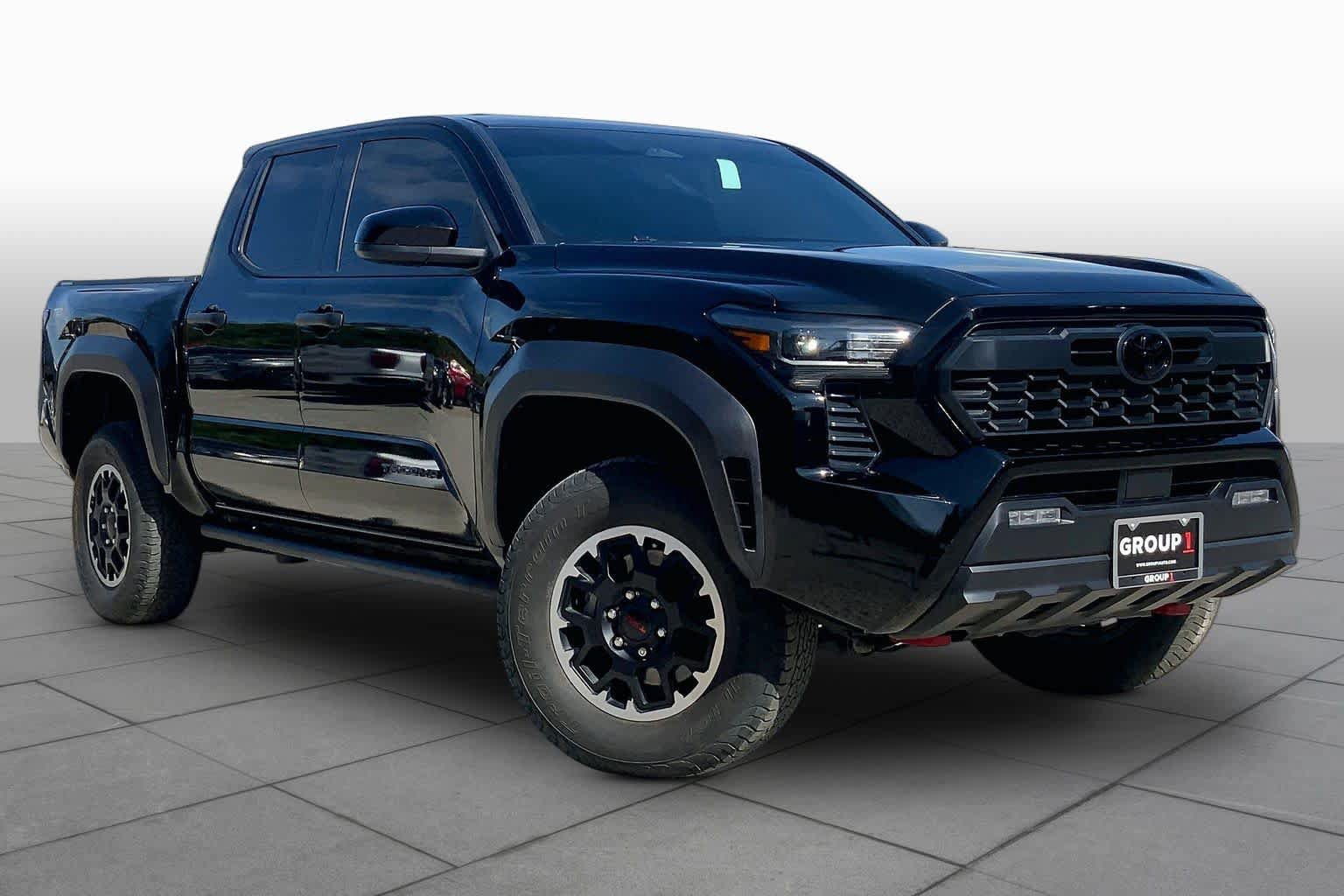 Used 2025 Toyota Tacoma TRD Off-Road AWD/4WD image 3