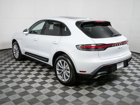 New 2026 Porsche Macan image 3