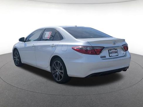 Used 2016 Toyota Camry SE FWD image 3