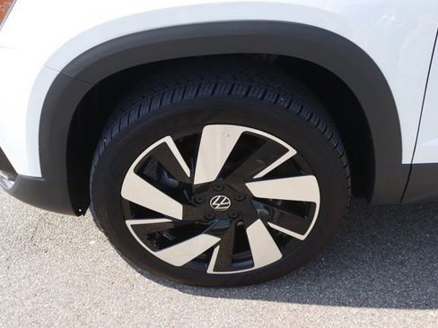 Used 2024 Volkswagen Taos SEL image 11