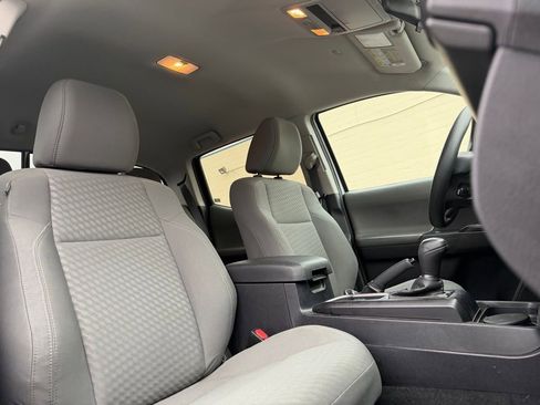 Used 2020 Toyota Tacoma SR image 10
