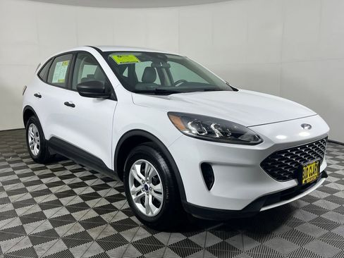 Used 2020 Ford Escape S image 3