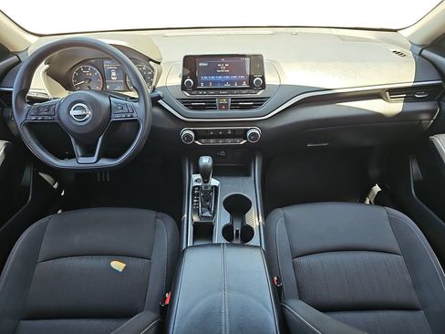 Used 2024 Nissan Altima 2.5 S FWD image 9