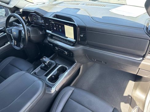 Used 2023 Chevrolet Silverado 1500 LTZ AWD/4WD image 31