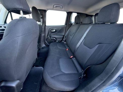 Used 2023 Jeep Renegade Latitude AWD/4WD image 26