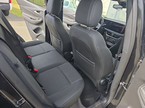 Used 2025 Buick Encore GX Preferred FWD image 11