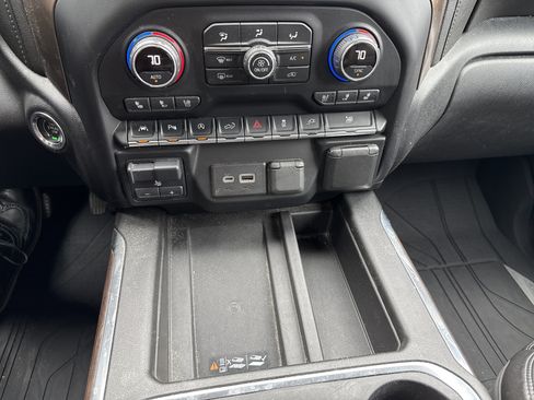Used 2021 Chevrolet Silverado 1500 High Country w/ Safety Package II AWD/4WD image 19