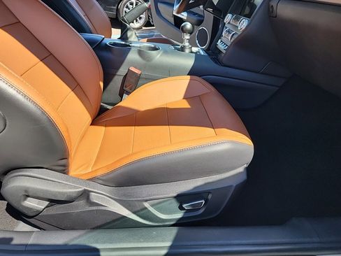 Used 2019 Ford Mustang GT Premium RWD image 32