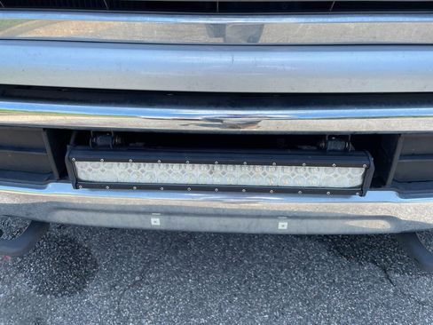 Used 2017 Nissan Titan SV image 15