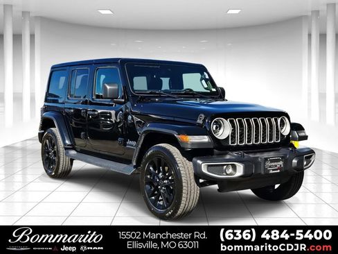 Used 2025 Jeep Wrangler Unlimited Sahara image 1