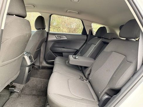 Certified 2023 Kia Sportage LX image 10