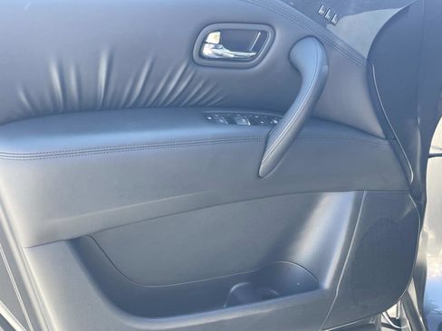 Used 2024 Nissan Armada SL w/ Midnight Edition Package image 13