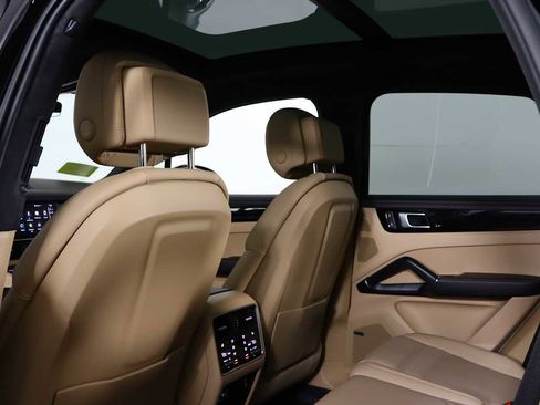 Used 2023 Porsche Cayenne GTS image 28
