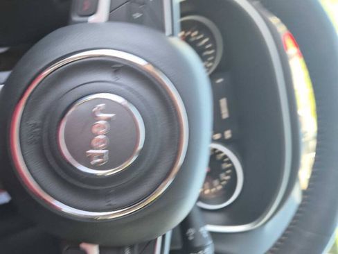 Used 2018 Jeep Compass Limited AWD/4WD image 9
