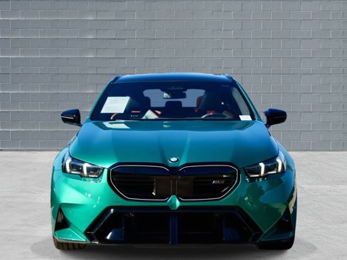 Used 2025 BMW M5 Touring image 2