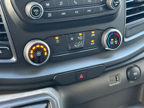 New 2025 Ford Transit 250 148 Medium Roof image 18