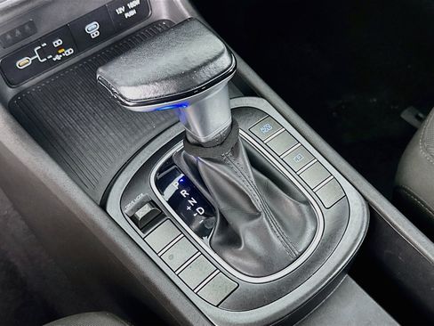 Used 2025 Hyundai Kona SEL FWD image 25