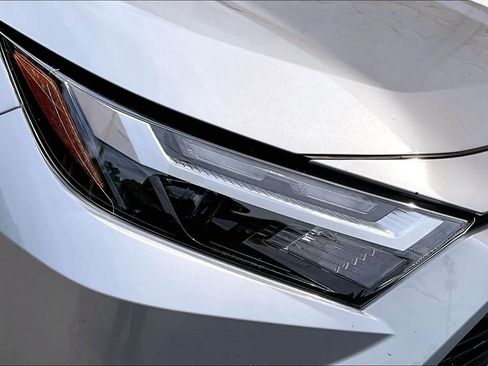 Certified 2025 Toyota RAV4 LE AWD/4WD image 28