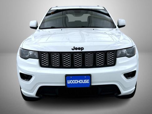 Certified 2022 Jeep Grand Cherokee Laredo X AWD/4WD image 2