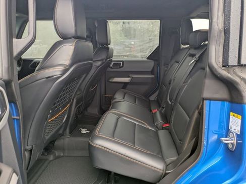 Used 2023 Ford Bronco Badlands w/ Sasquatch Package image 14