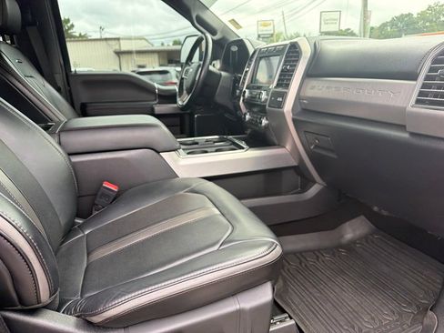 Used 2019 Ford F250 Platinum w/ Platinum Ultimate Package AWD/4WD image 24