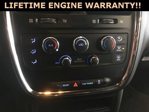 Used 2020 Dodge Grand Caravan SE image 20