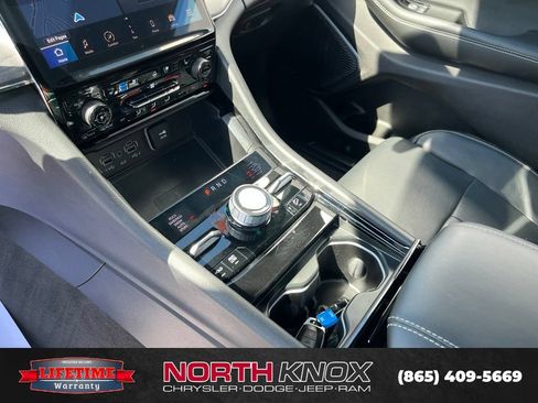 Used 2024 Jeep Grand Cherokee L Overland w/ Advanced Protech Group III AWD/4WD image 13