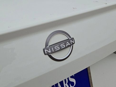 Used 2025 Nissan Altima 2.5 SV FWD image 12