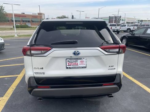 Used 2019 Toyota RAV4 XSE w/ Carpet Mat Package AWD/4WD image 32