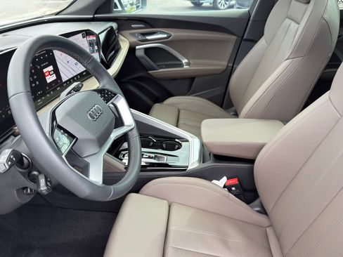 Used 2025 Audi Q5 Premium Plus w/ Premium Plus image 7