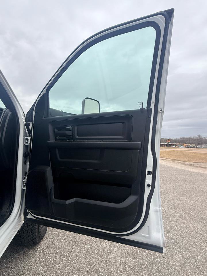 Used 2021 RAM 3500 Tradesman w/ Chrome Appearance Group AWD/4WD image 15