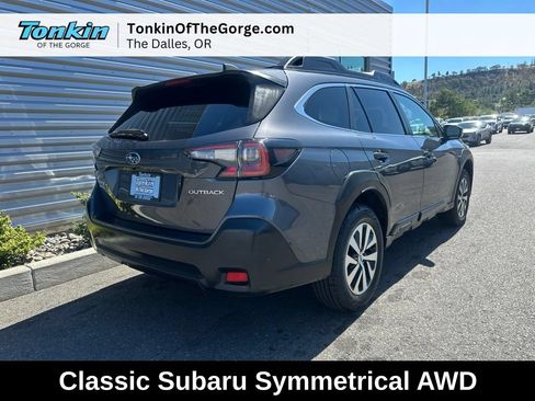 Used 2024 Subaru Outback Premium AWD/4WD image 3