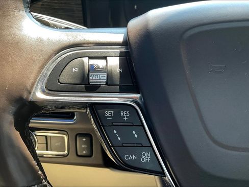 Used 2020 Lincoln Navigator Black Label w/ Cargo Convenience Package AWD/4WD image 11