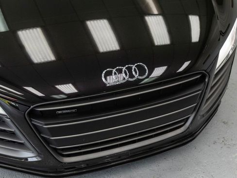 Used 2015 Audi R8 V10 plus w/ Full Leather Package image 12