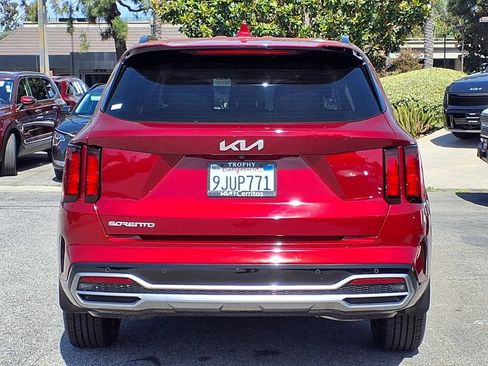 Certified 2023 Kia Sorento S FWD image 5