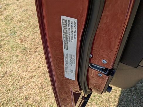 Used 2023 Dodge Charger R/T w/ Blacktop Package image 32