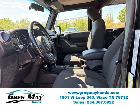 Used 2018 Jeep Wrangler Unlimited Sport w/ Connectivity Group AWD/4WD image 11