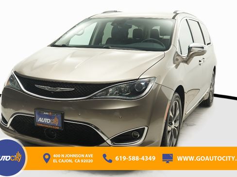 Used 2017 Chrysler Pacifica Limited w/ Advanced Safetytec Group FWD image 1