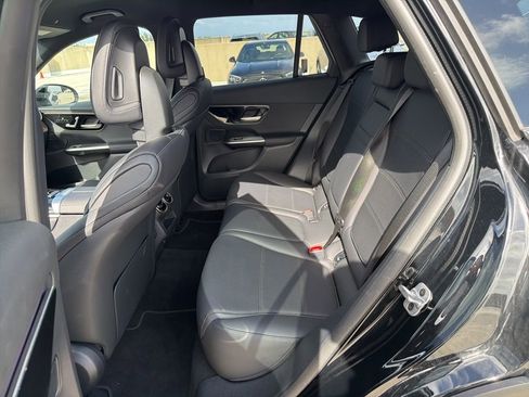 Certified 2025 Mercedes-Benz GLC 300 image 6