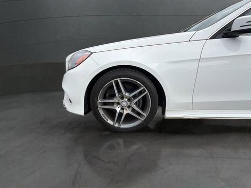 Used 2015 Mercedes-Benz E 350 4MATIC Sedan image 40