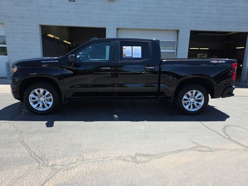 Used 2024 Chevrolet Silverado 1500 Custom AWD/4WD image 10
