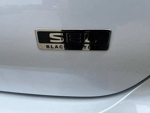Used 2023 Mitsubishi Outlander SEL AWD/4WD image 34