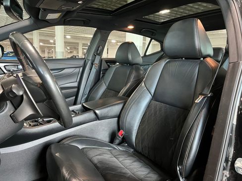 Used 2022 Nissan Maxima SR w/ Sport Mat Group FWD image 16