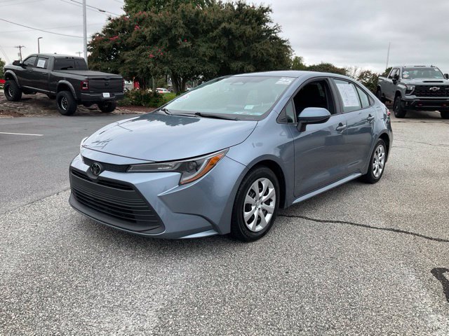 Used 2025 Toyota Corolla LE FWD image 1