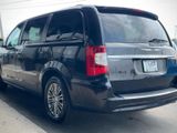 Used 2014 Chrysler Town & Country Touring-L w/ Driver Convenience Group image 5